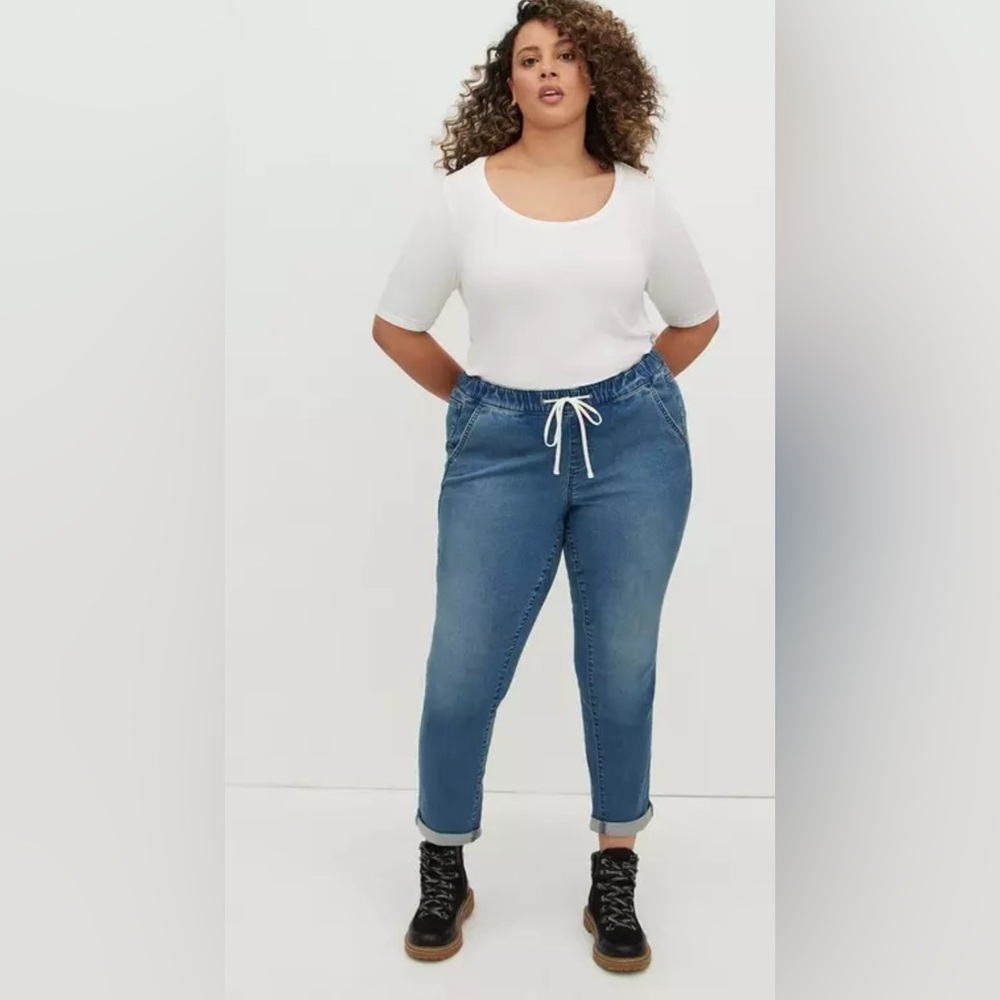 Torrid Super Soft Scoop Neck Elbow Sleeve Tee, White, Plus Size 5X/28W, Stretchy